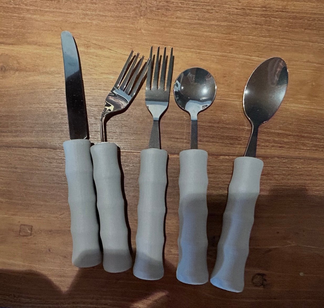 Lichtgewicht verdikt bestek en gebogen linkshandige vork, Maison & Meubles, Cuisine | Couverts, Enlèvement, Comme neuf