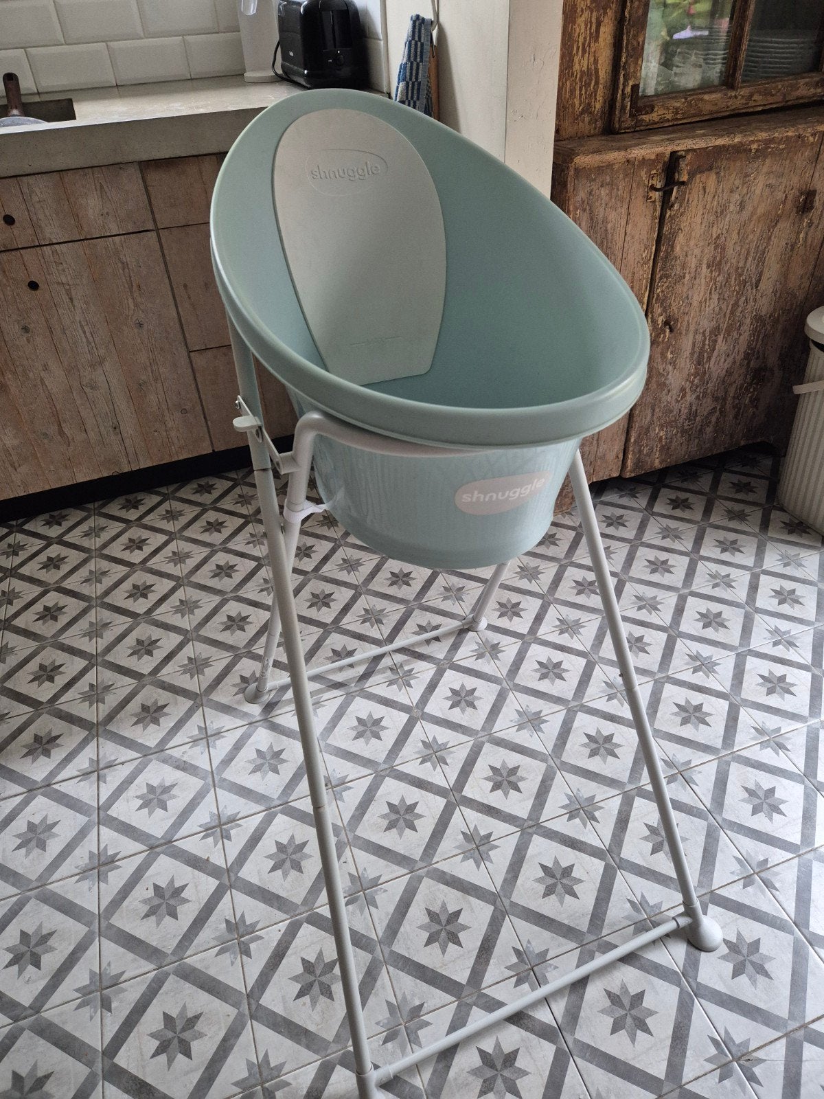 baby bad met staander shnuggle, Ophalen