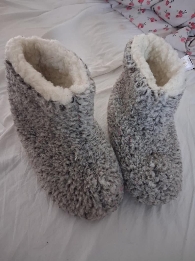 Pantoufles en laine de mouton Chaussons 42-43, Enlèvement