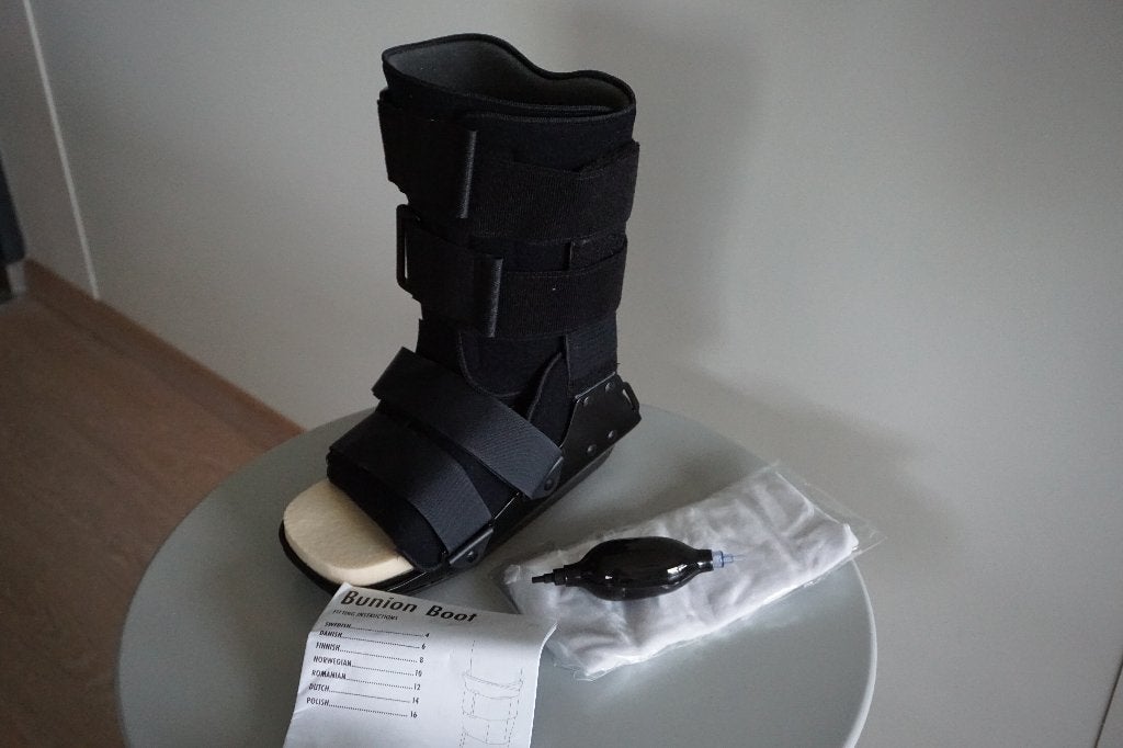 Brace - Bunion Boot, Ophalen