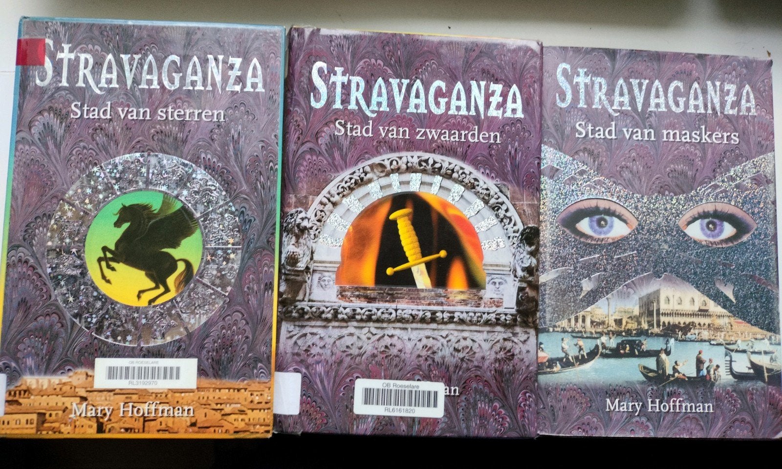 Mary Hoffman - Stravaganza:Stad van: Zwaarden,Sterren,Maske, Ophalen of Verzenden, Mary Hoffman