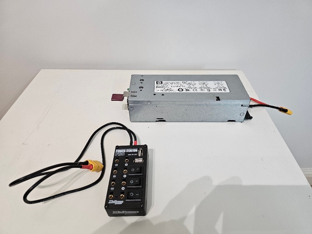 Rc modelbouw voeding met power box, Hobby en Vrije tijd, Modelbouw | Radiografisch | Overige, Ophalen, Gebruikt