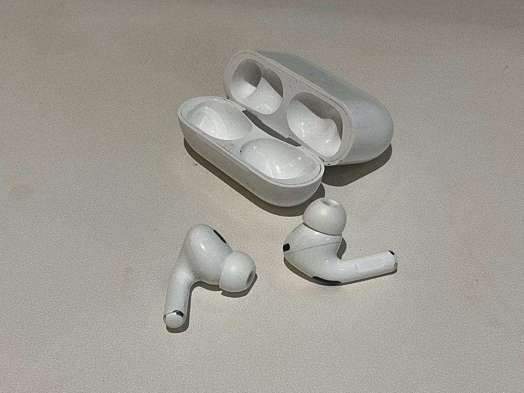 AirPods Pro 2ᵉ génération, Telecommunicatie, Mobiele telefoons | Oordopjes, Gebruikt, Apple, Wit, Actieve ruisonderdrukking, Draadloos opladen