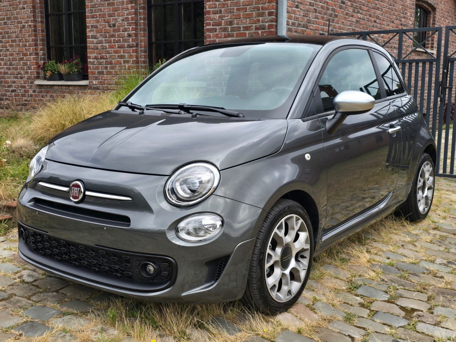 Fiat 500s hybrid met 14xxx km nieuwstaat 12m garantie, Auto's, Euro 6, Navigatiesysteem, Bedrijf, Hybride Elektrisch/Benzine