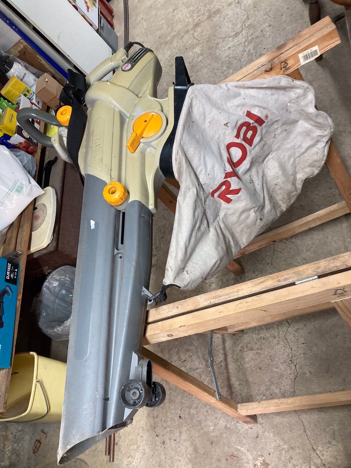 Aspirateur souffleur et broyeur, Jardin & Terrasse, Enlèvement, Utilisé, Porté à la main, Avec sac de ramassage