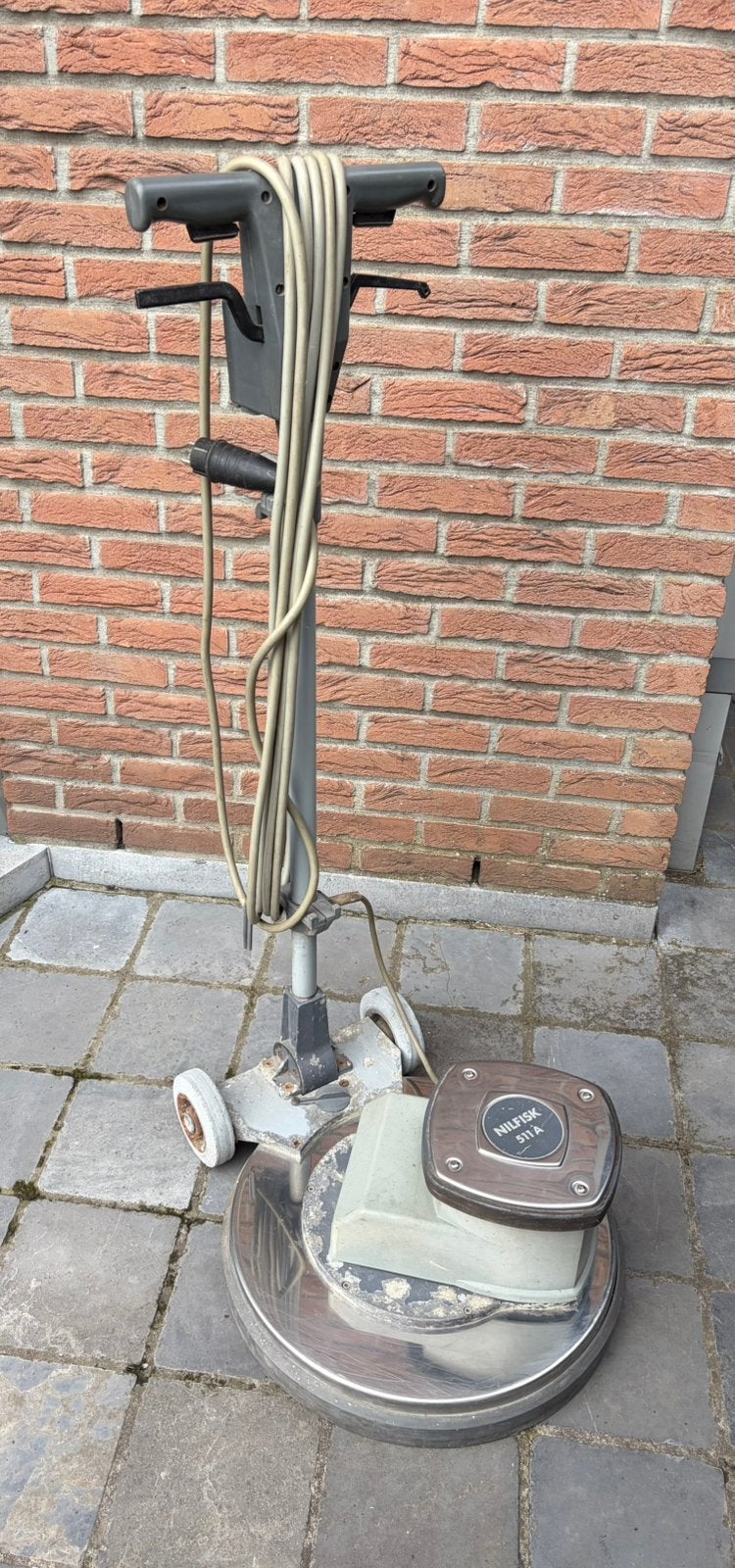 Eenschijfsmachine Nilfisk 511a, Ophalen, Gebruikt