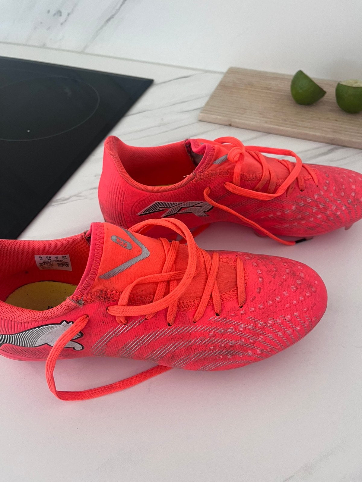 Voetbalschoenen, Sport en Fitness, Voetbal, Ophalen, Zo goed als nieuw
