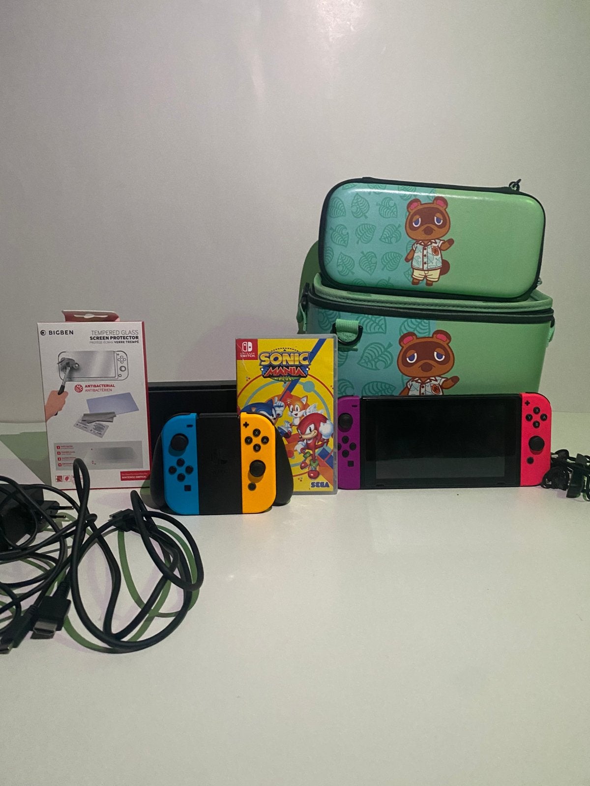 Nintendo Switch + Animal Crossing Case + Accessoire + Sonic, Games en Spelcomputers, Spelcomputers | Nintendo Switch, Met games