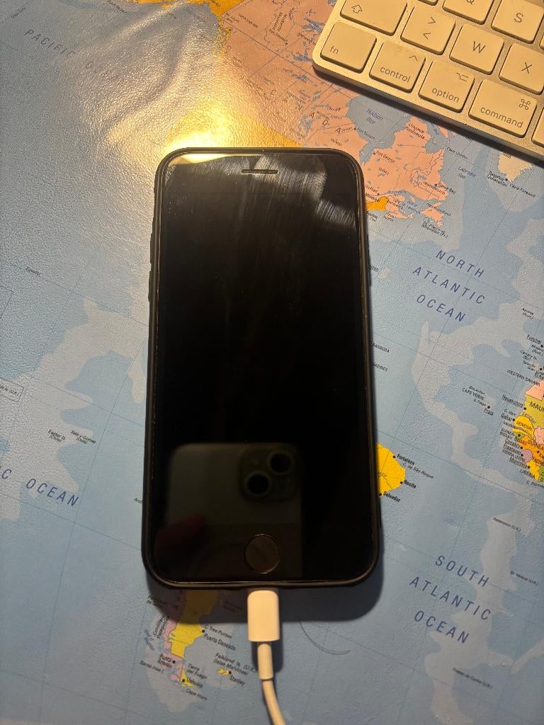 iPhone SE (2020), Télécoms, Téléphonie mobile | Apple iPhone, 83 %, Utilisé, 64 GB, Sans abonnement