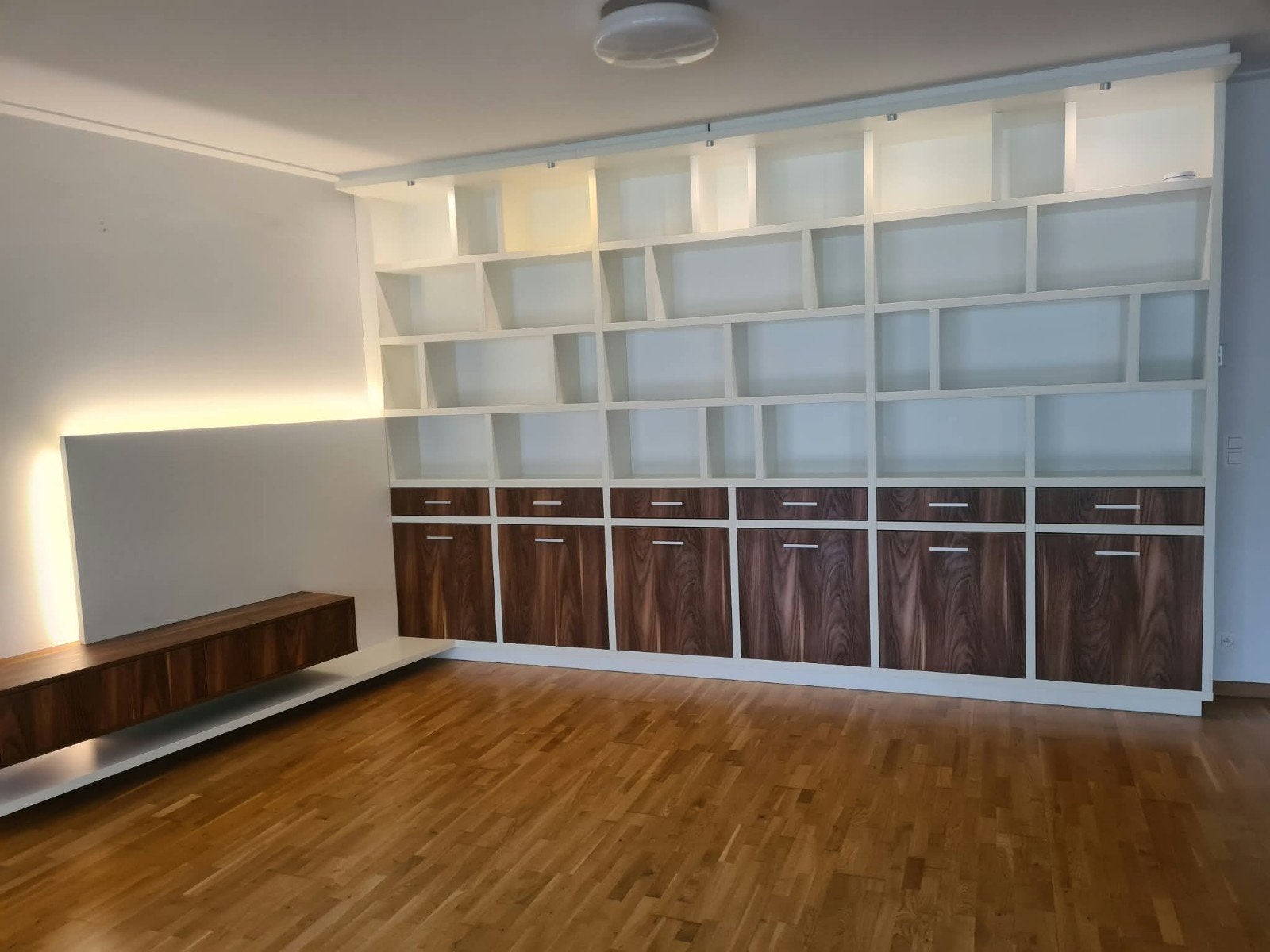 boekenkast en tv meubel, Huis en Inrichting, Ophalen, Met deur(en), 200 cm of meer, Zo goed als nieuw