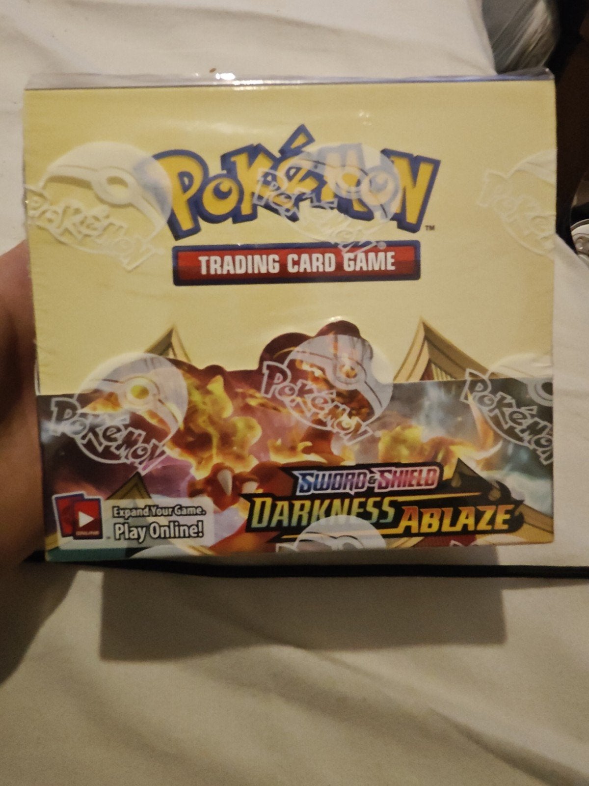 Darkness ablaze booster box, Ophalen, Booster
