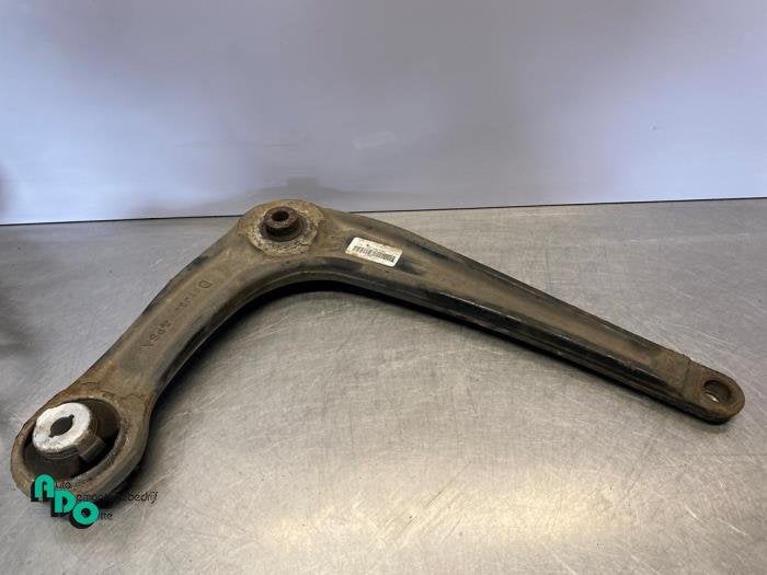 Draagarm links-voor van een Toyota Pro-Ace (Pro-Ace 16-), Gebruikt, -, -, Ophalen of Verzenden