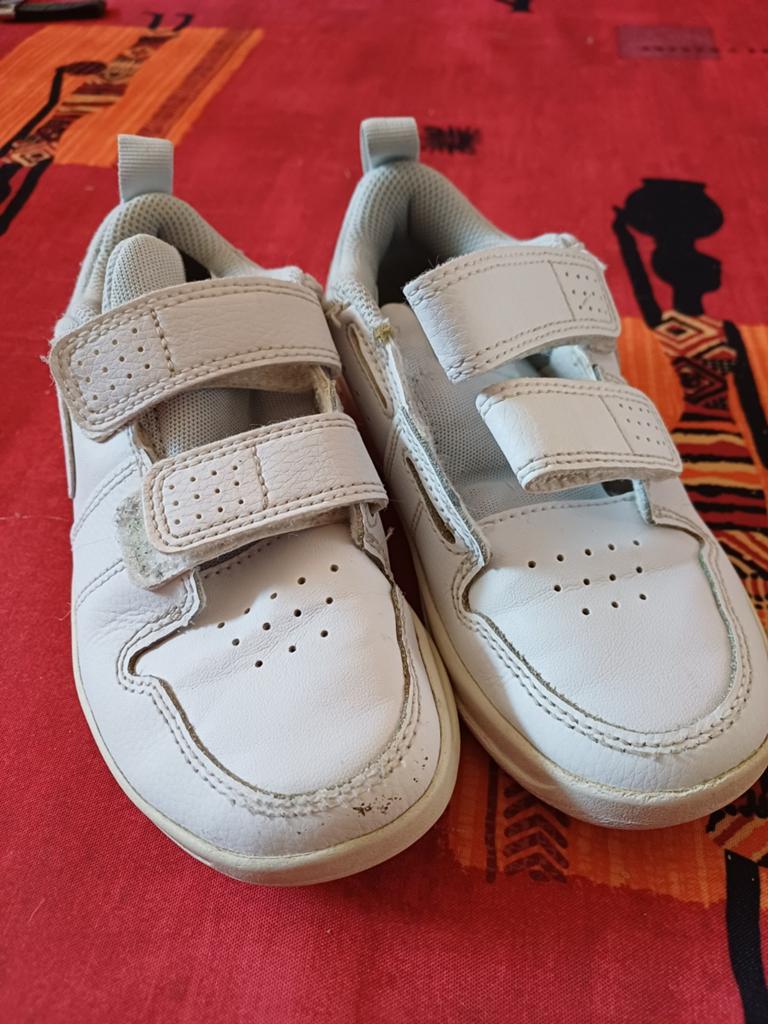 Witte kindersportschoenen Nike, Ophalen, NIKE, Gebruikt, Jongetje of Meisje