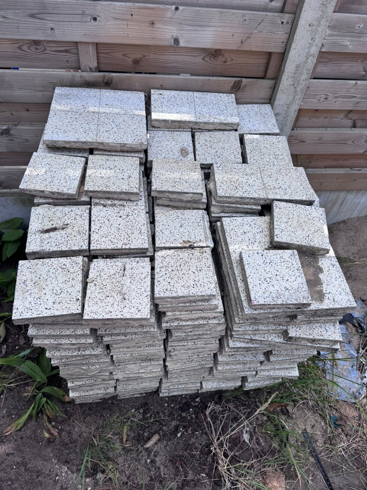 GRATIS - Partij terrazzo tegels – gebruikte staat, Tuin en Terras, Tegels en Klinkers, Ophalen, Zo goed als nieuw, Terrastegels