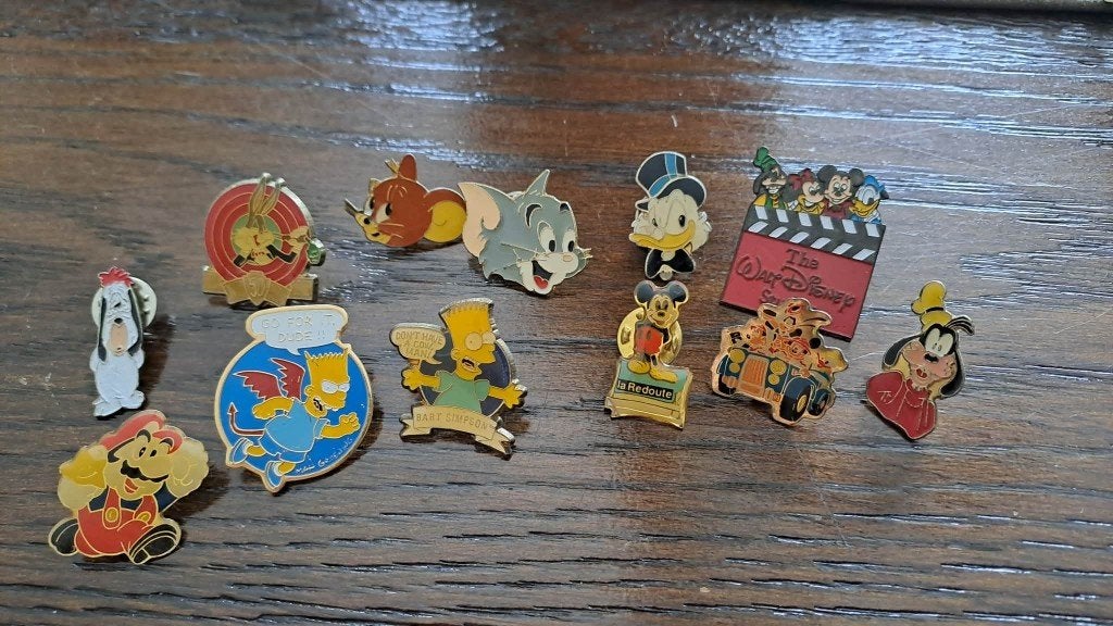 lot pin's walt disney etc etc, Collections, Disney, Enlèvement ou Envoi, Autres personnages, Comme neuf, Autres types