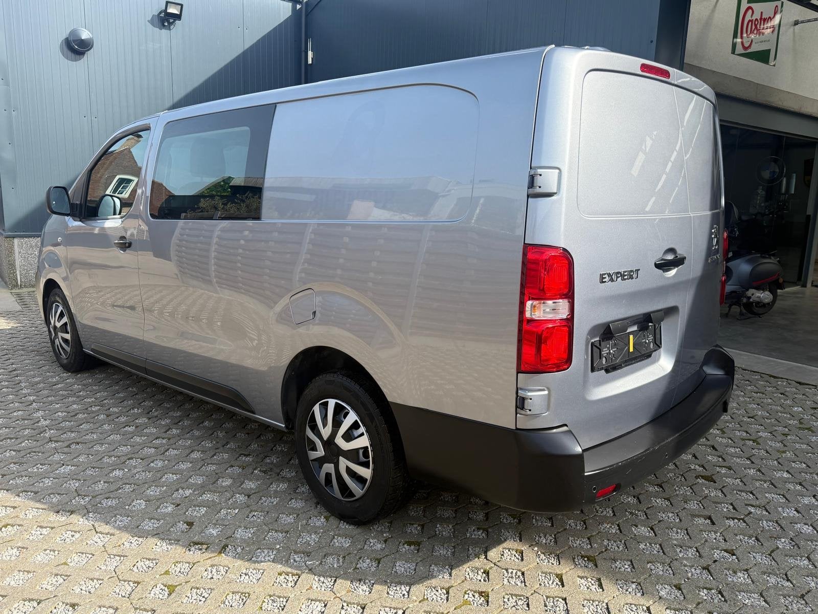 Peugeot Expert Dubbele cabine - 6 plaatsen - 17272€+, Auto's, Voorwielaandrijving, Stof, Gebruikt, 4 cilinders