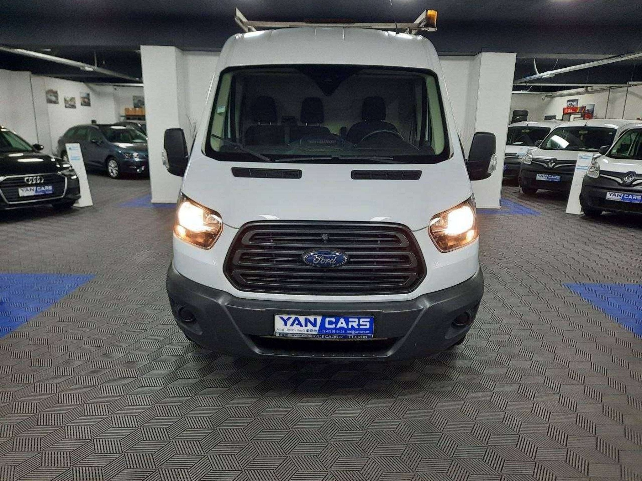 Ford Transit Distri neuve | 1er Proprio | Garantie 1an | Gal, Autos, 188 g/km, Achat, 105 ch, Euro 6