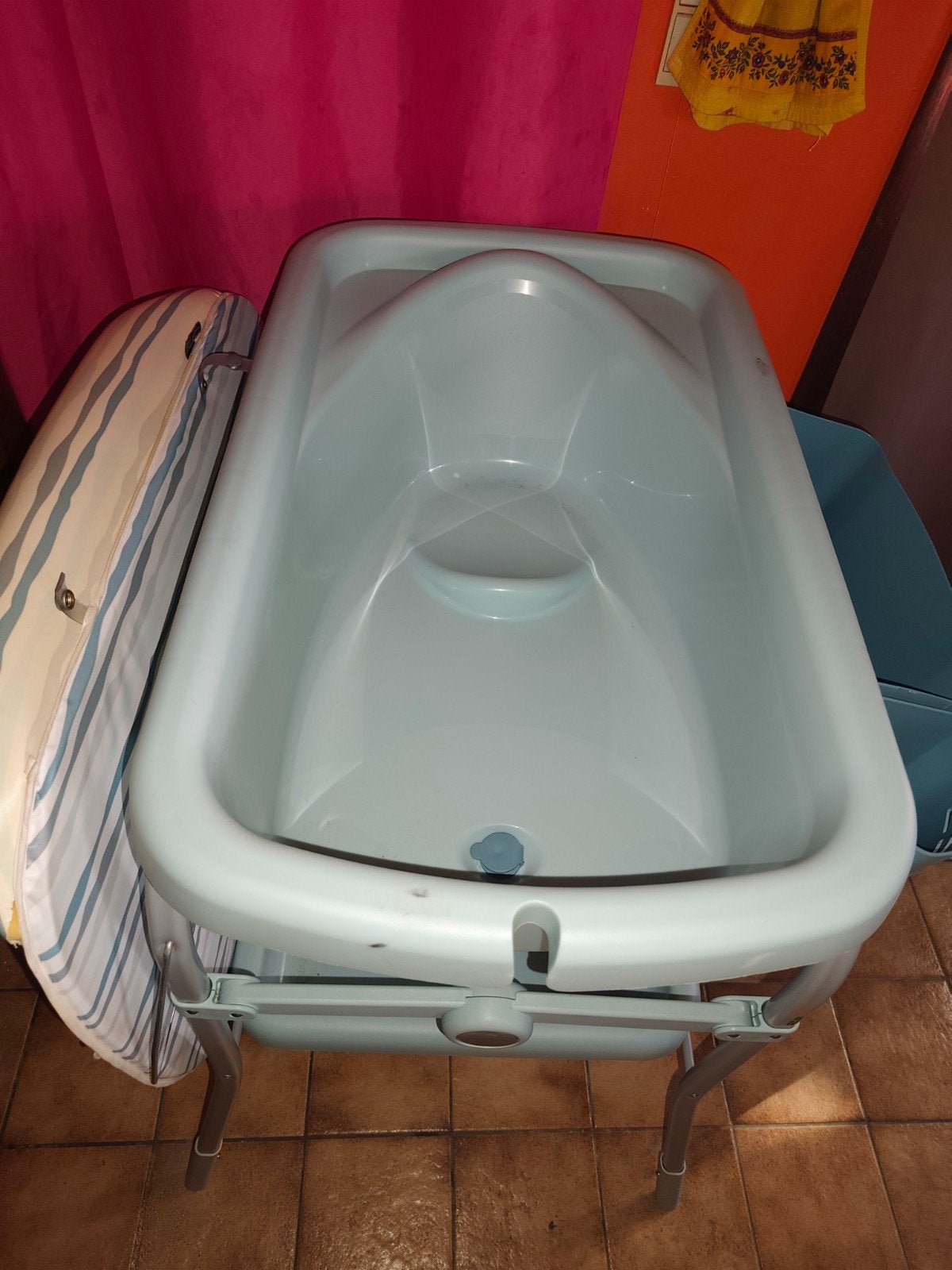 table a langer avec beignoir bebe chicco, Enlèvement