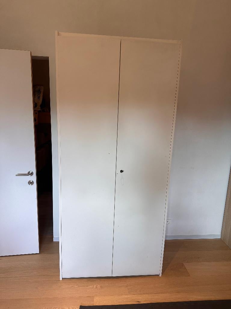 Witte kleerkast, Ophalen, Met deur(en), Gebruikt, 200 cm of meer