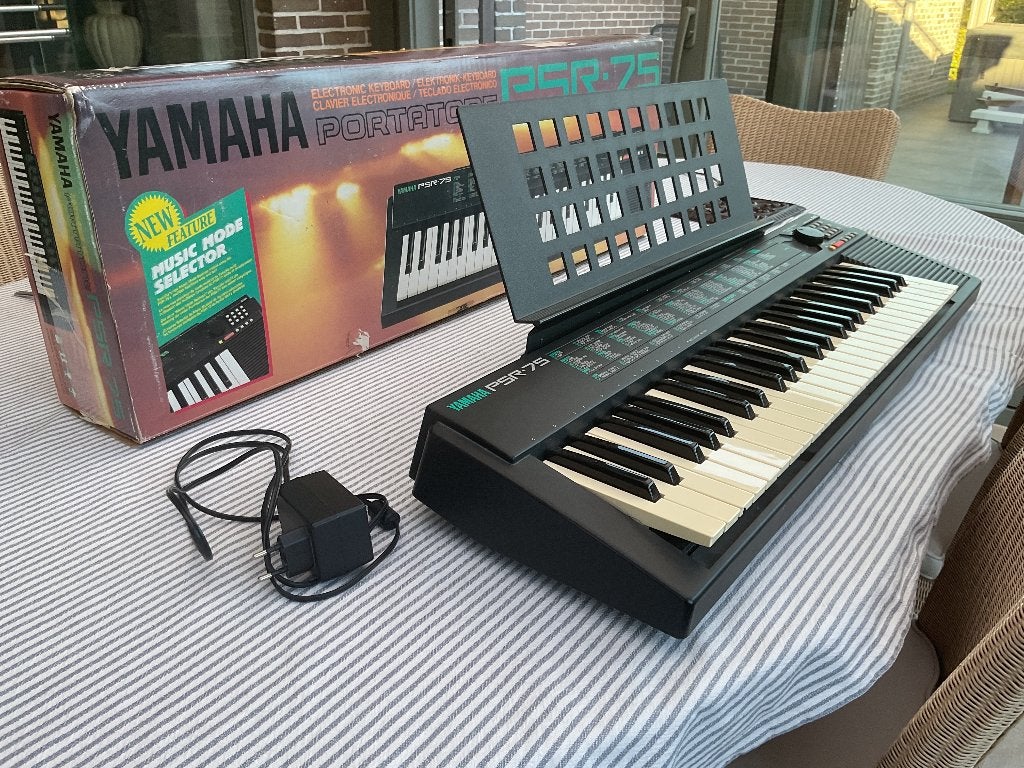 Yamaha PSR-75 Portatone. Vintage - Collector, Musique & Instruments, Yamaha, Comme neuf, Enlèvement, 49 touches