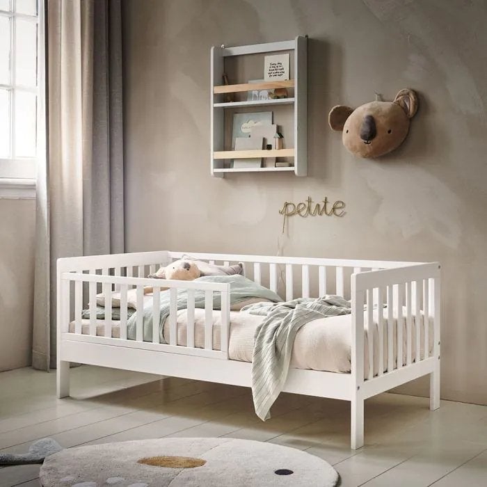 Petit Amelie Peuterbed + matras en beddengoed, Enfants & Bébés, Chambre d'enfant | Lits, Matelas, 70 à 85 cm, Enlèvement, Utilisé