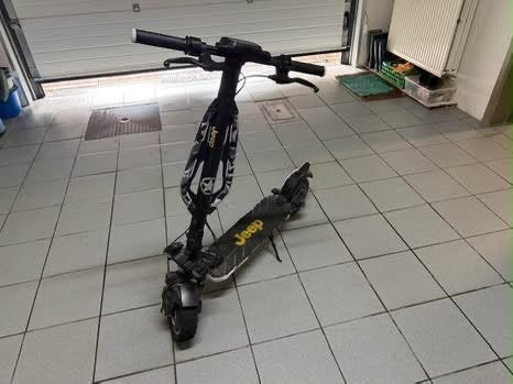 Elektrische step jeep, Fietsen en Brommers, Ophalen, Zo goed als nieuw, Elektrische step (E-scooter), Jeep