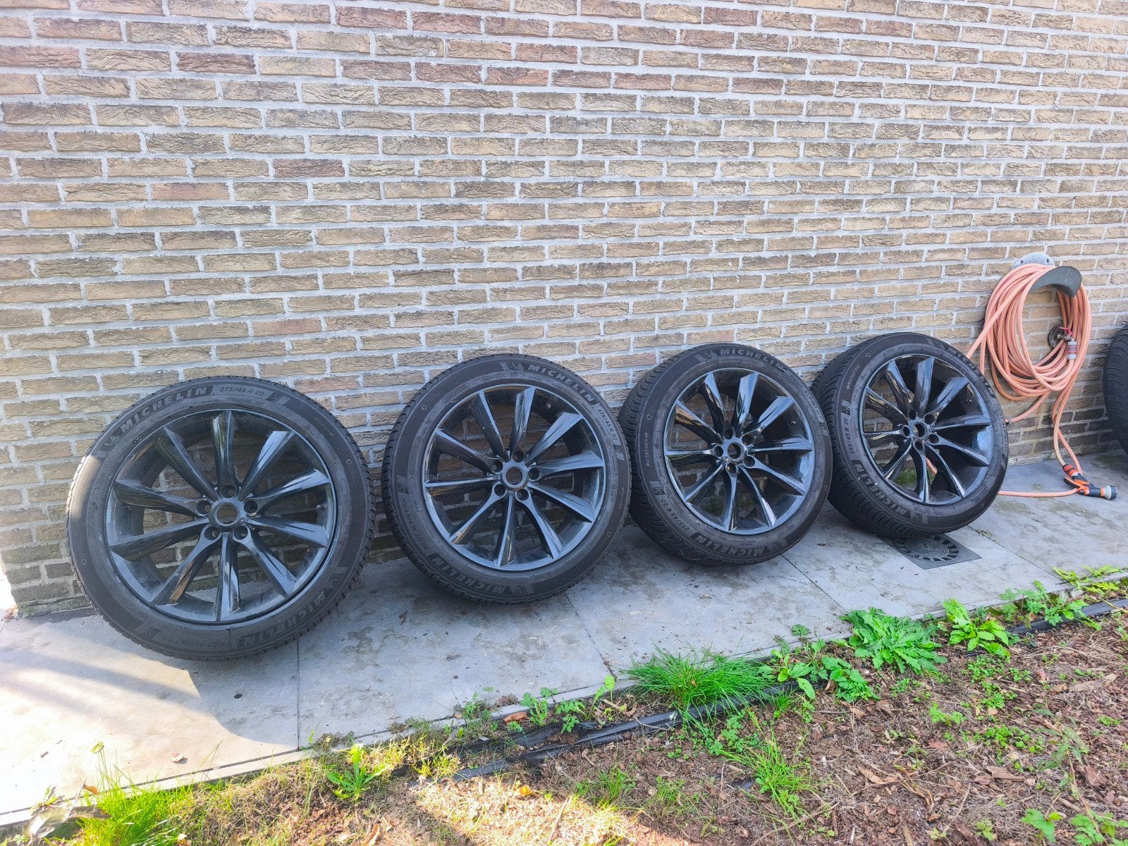 Originele Tesla Model X Winterset + Michelin Pilot Alpin 5, Pneus et Jantes, Pneus hiver, 255 mm, Véhicule de tourisme