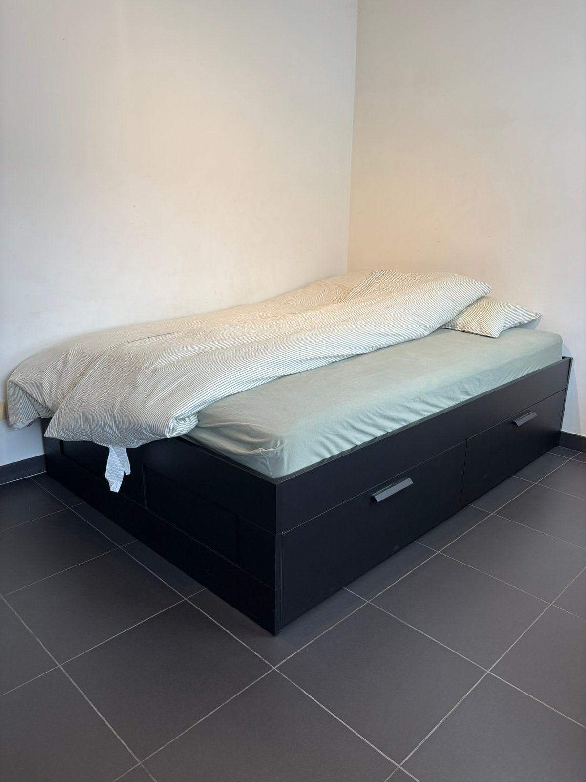 2-persoonsbed 140x200 + lattenbodem + matras, Gris, Enlèvement, 200 cm, Bois