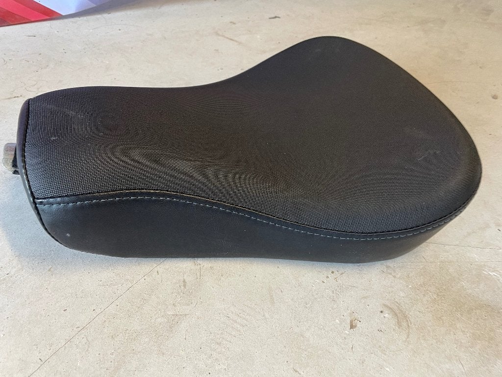 Origineel mono zadel Harley Sportster, Motoren, Ophalen, Gebruikt