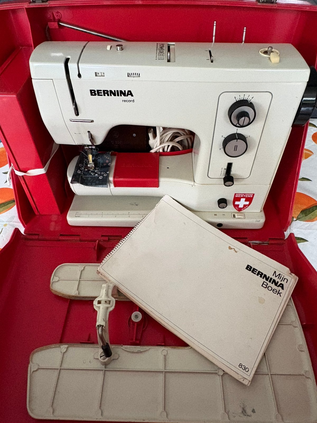 Oerdegelijke Bernina 830 Record  (Compleet & Werkend), Hobby en Vrije tijd, Ophalen, Gebruikt, Naaimachine, Bernina
