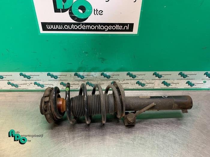 Barre amortisseur avant gauche d'un Audi A3 (A3 03-), -, 3 mois de garantie, Audi, Utilisé