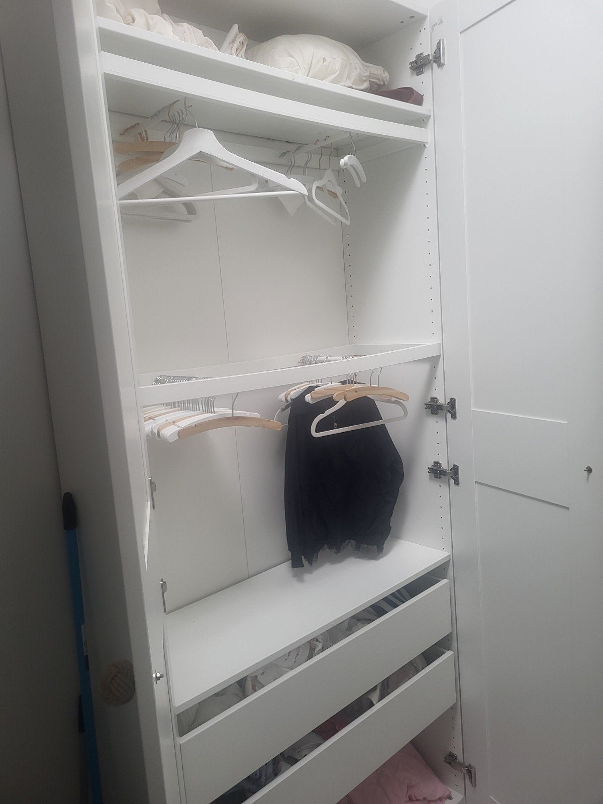 Ikea kast, Enlèvement