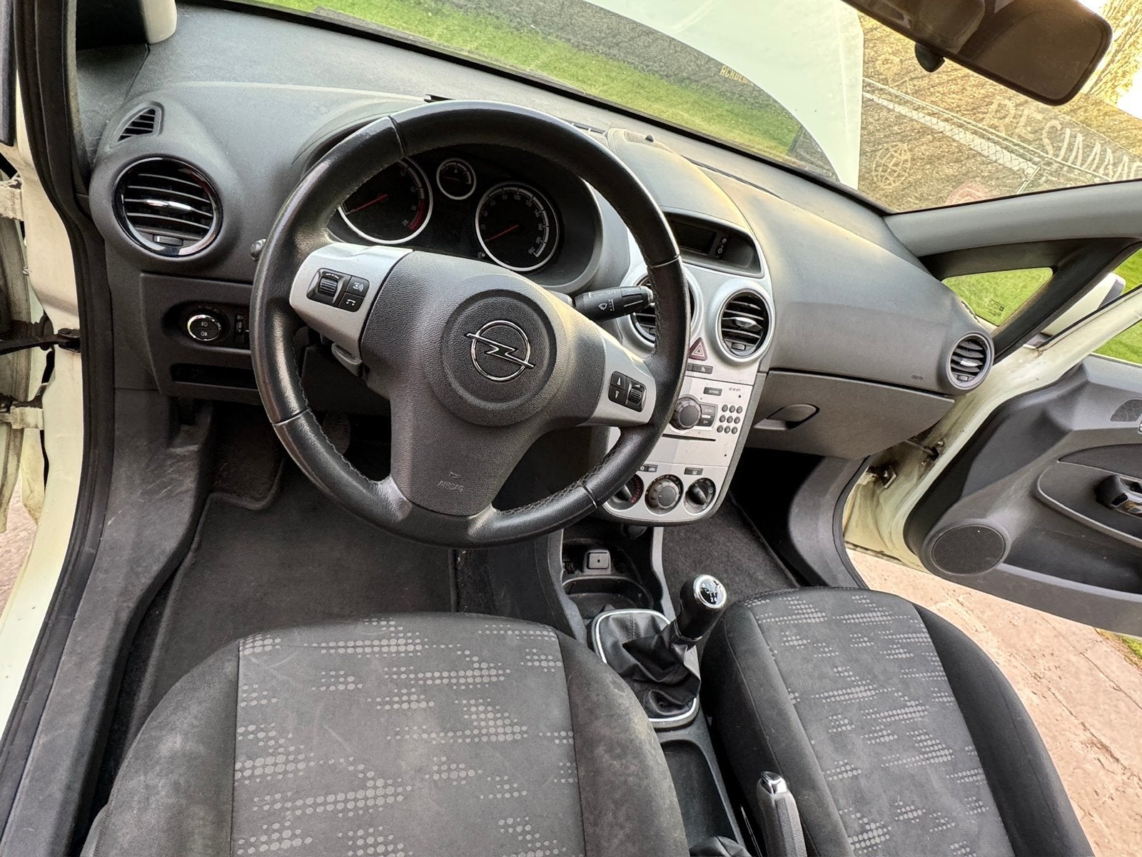 Opel corsa D benzine probleem met reservoir kookt de water, Auto's, Euro 5, Stof, Wit, Handgeschakeld