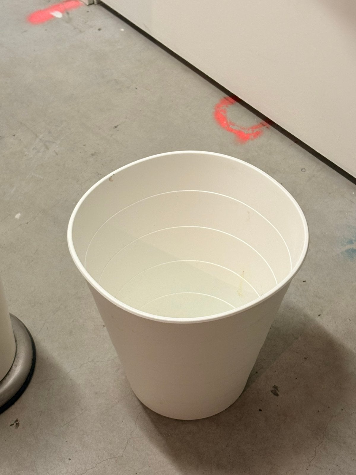 Poubelles, Enlèvement, Comme neuf