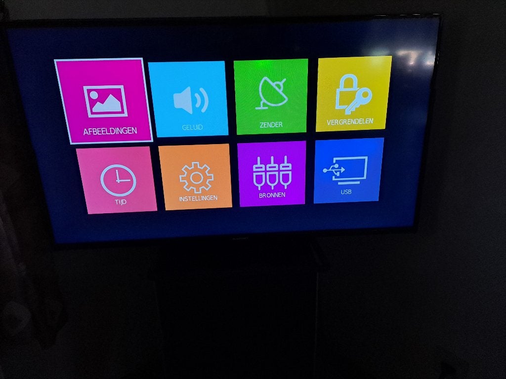 Blauwpukt led tv, Ophalen, Zo goed als nieuw, 100 cm of meer, LED