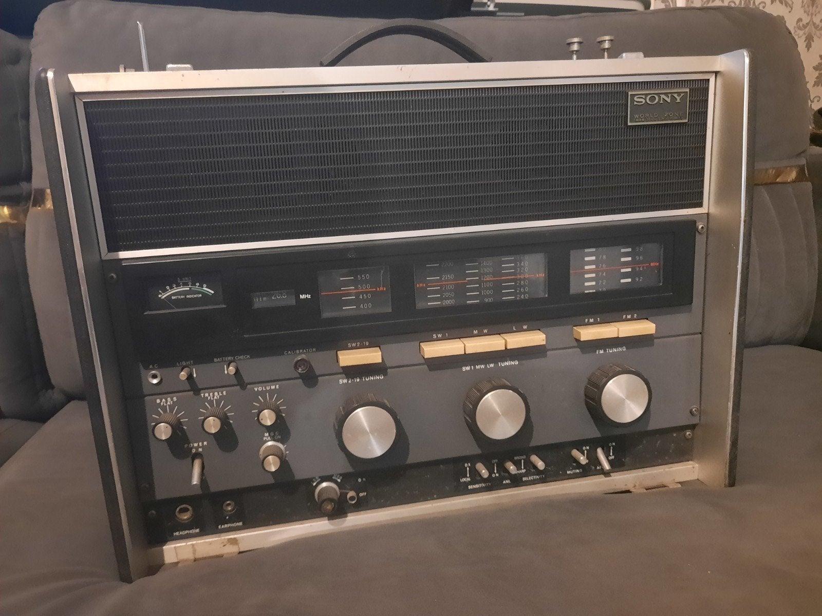 Sony CRF-230 World Zone