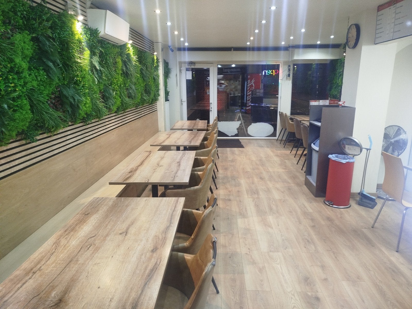 Döner kebap over te nemen.HASSELT