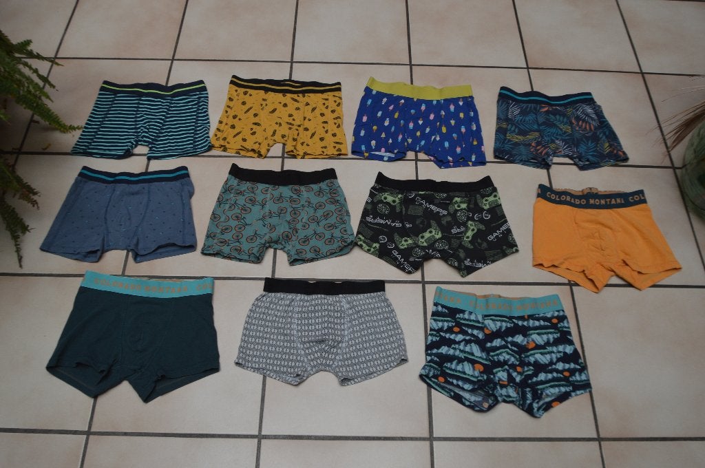 Lot 2 de 11 boxers pour garçon T146/152 Très Bon Etat!, Garçon, Hema et H&M, Enlèvement ou Envoi, Vêtements de nuit ou Sous-vêtements