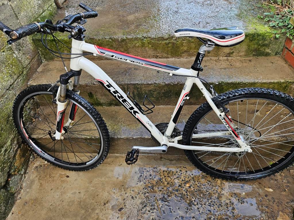 Velo trek homme, Enlèvement