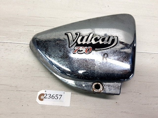 VN750 1986 - 2006 Kawasaki Cover Cover onder zadel D1-51438, Motoren, Onderdelen | Kawasaki