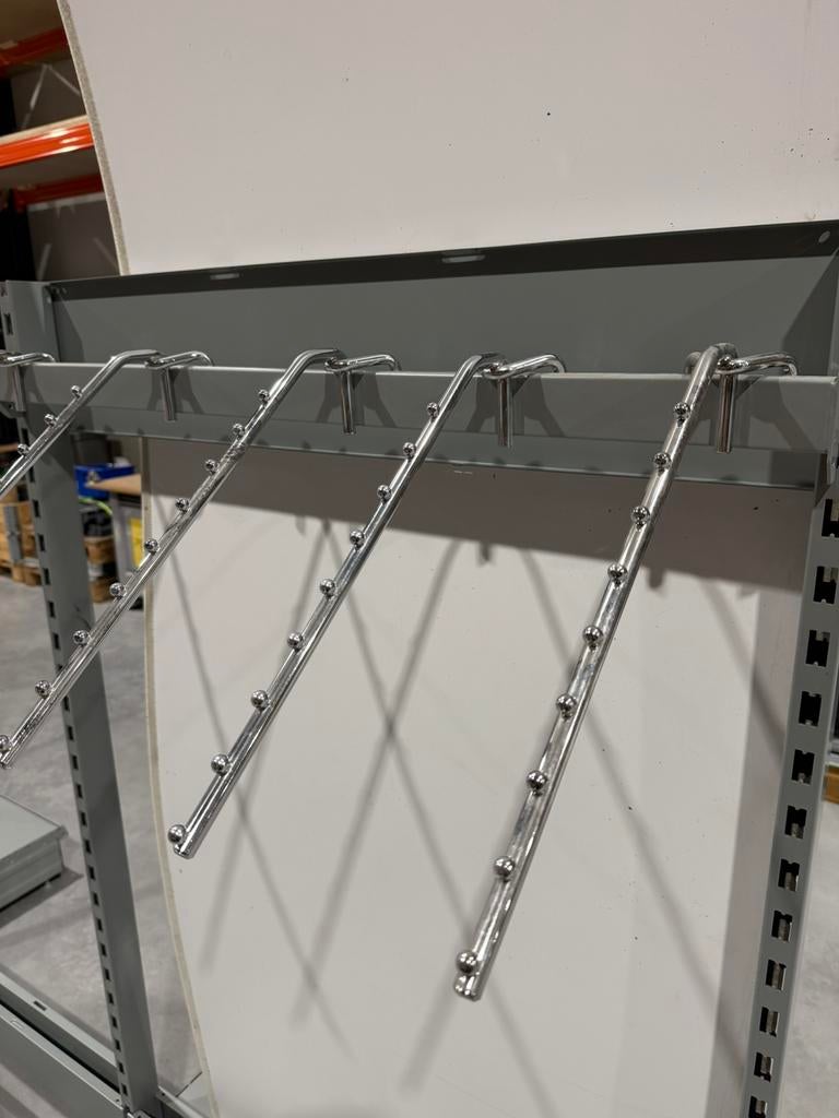 450st verchroomde kledinghaken, Enlèvement