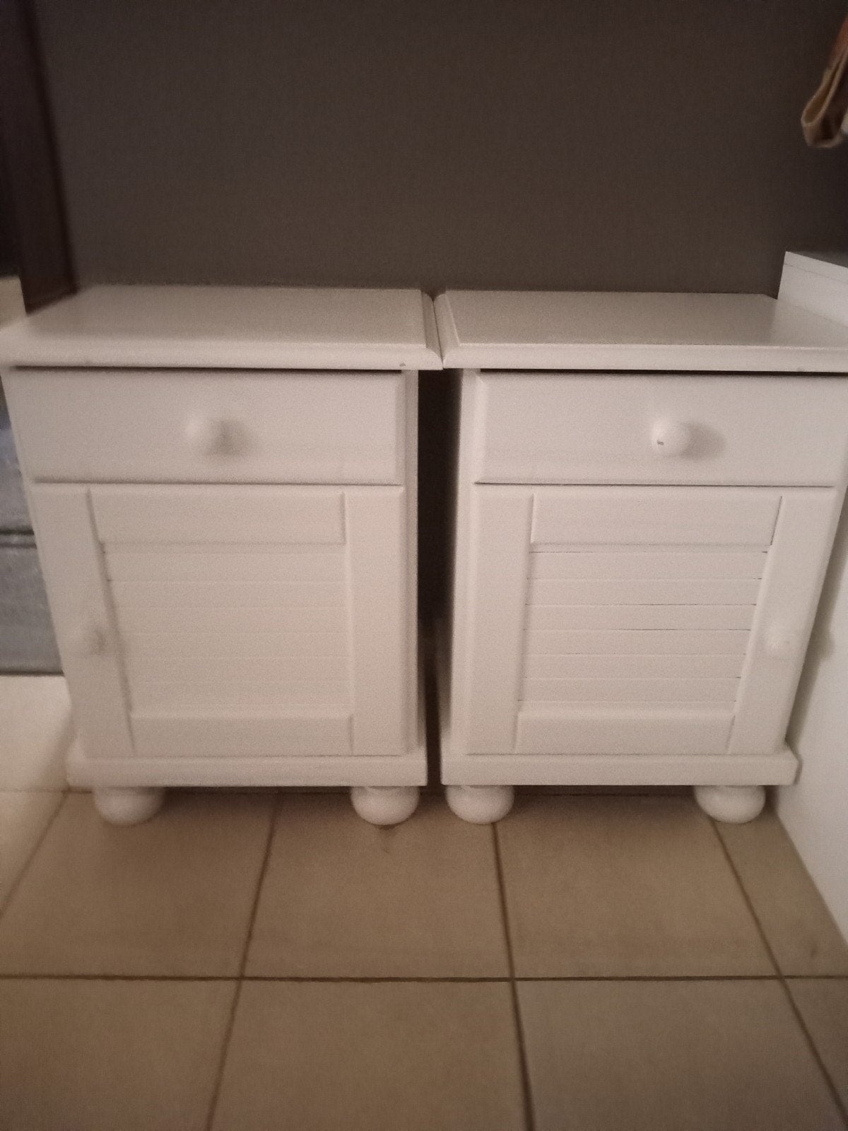 2 nachtkastjes  wit, Enlèvement