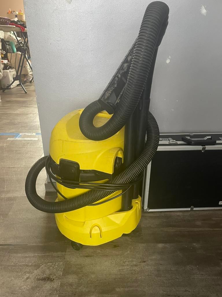 Aspirateur Karcher Mv3, Bricolage & Construction, Matériel de nettoyage, Enlèvement, Comme neuf