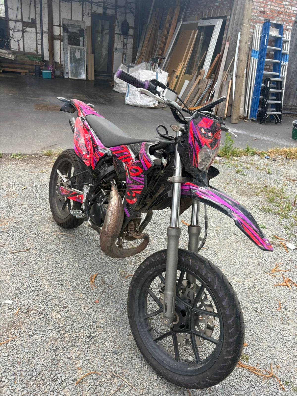 Sherco sm50 begrensd monstertube stickerset, Vélos & Vélomoteurs, Cyclomoteurs | Derbi, 49 cm³, 6 vitesses, Enlèvement, Utilisé