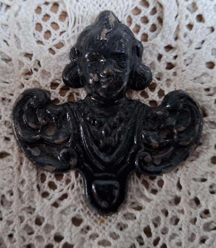 Klein Frans brocante metalen engel ornamentje, Ophalen of Verzenden