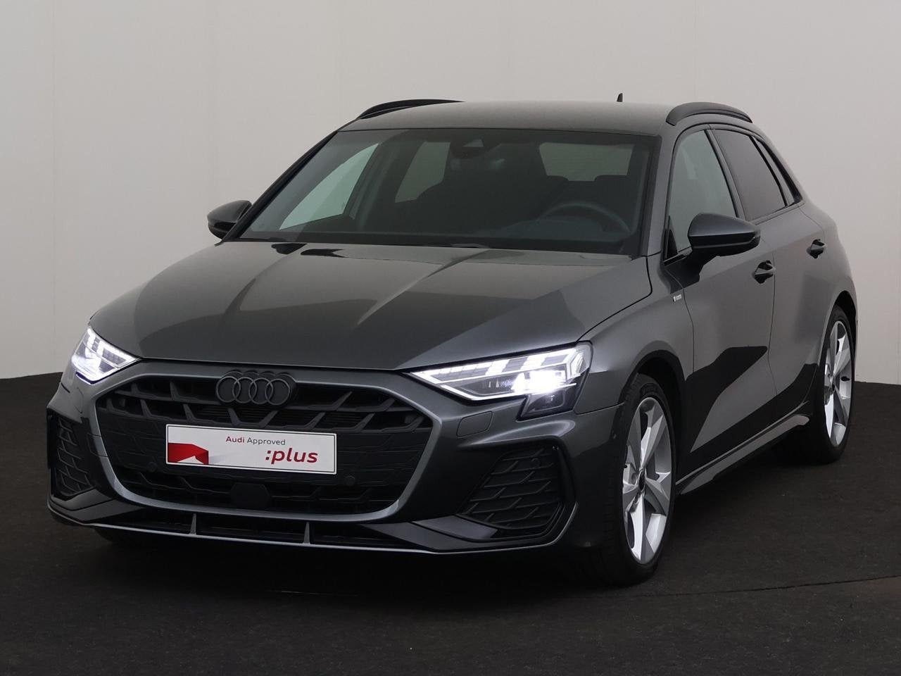 Audi A3 Sportback 30 TFSI MHEV Business Edition S line S tro, Auto's, Automaat, Geheel digitaal combi-instrument, 127 g/km, Zilver of Grijs