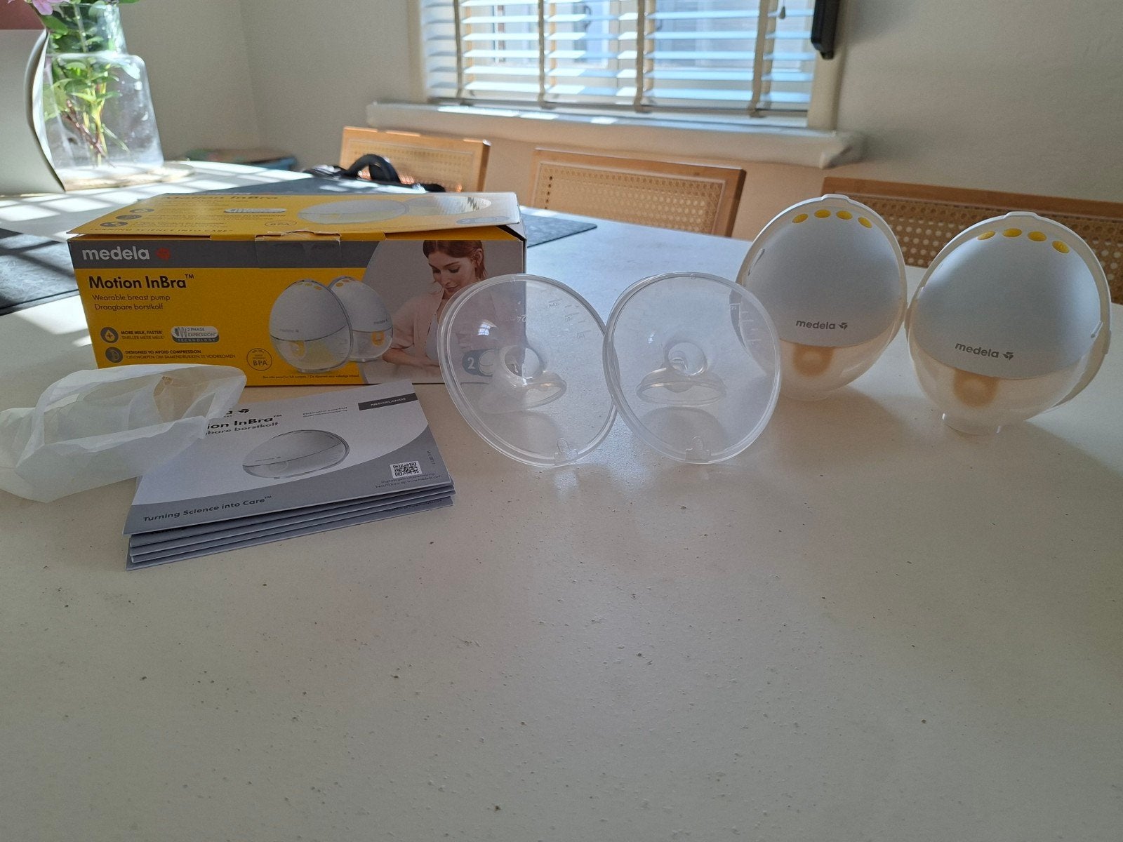 Motion InBra draagbare borstkolf Medela, Kinderen en Baby's, Ophalen, Draadloos, Medela, Nieuw