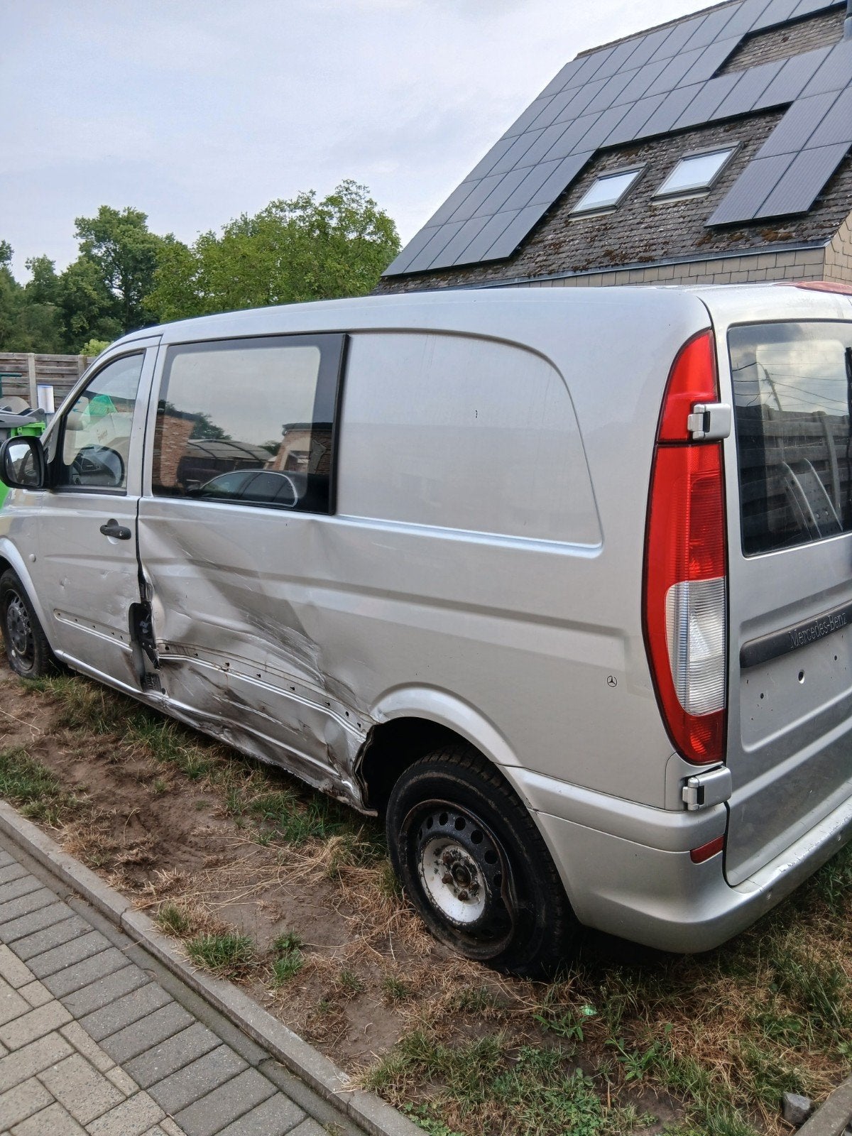 mercedes vito 111cdi, Autos : Divers, Voitures accidentées, Argent ou Gris, Boîte manuelle, Autre carrosserie, Mercedes-Benz