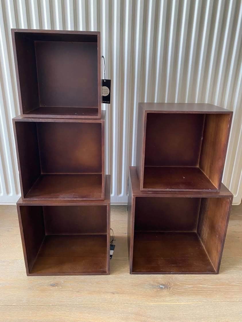 Beaux cubes vintage marron foncé neufs avec étiquettes prix, Maison & Meubles, Armoires | Armoires murales, Neuf, Enlèvement