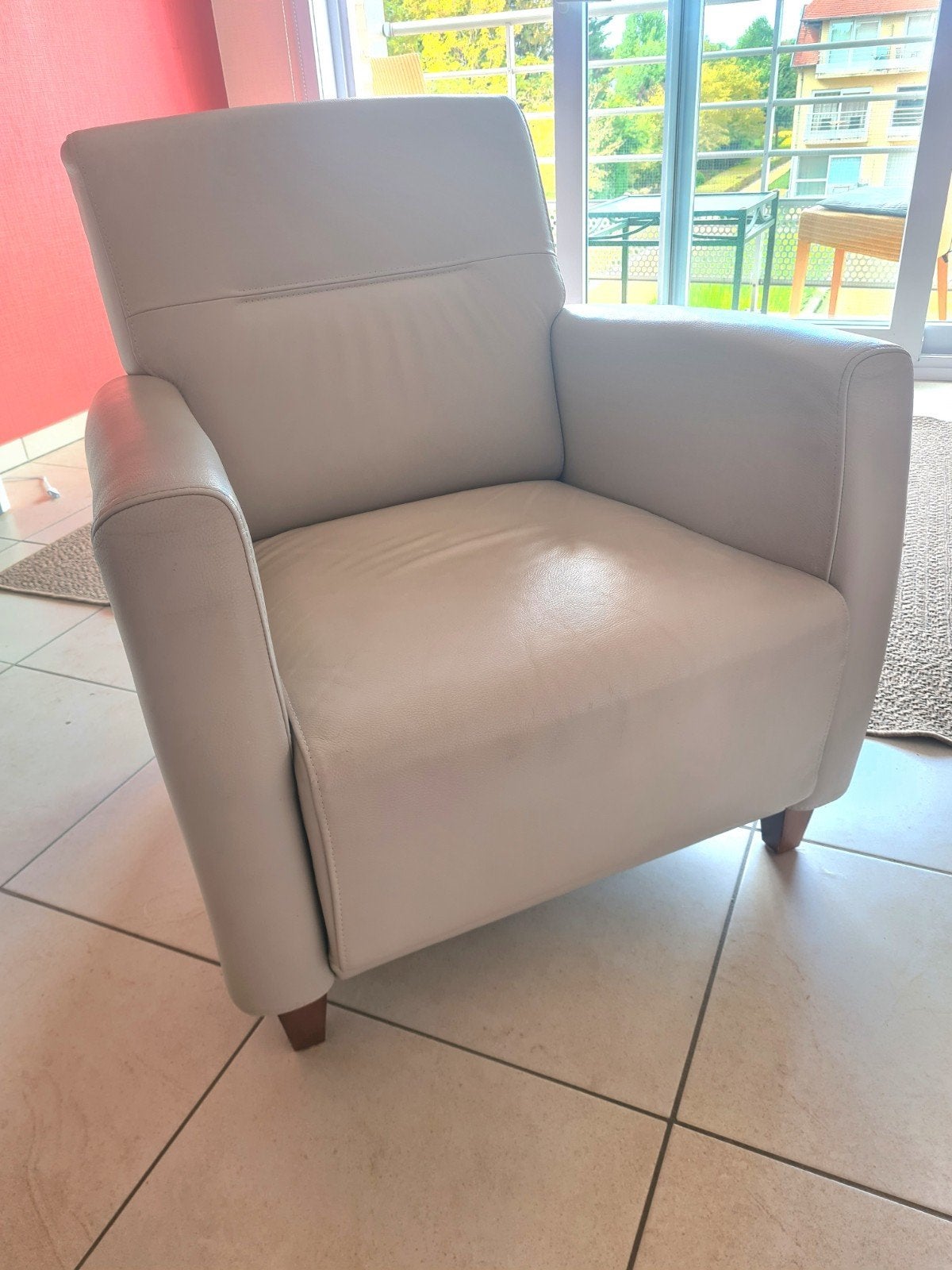 Fauteuil crème en cuir véritable Henders & Hazel. Impeccable, Enlèvement, Bois